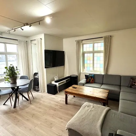 Pleasant 3-room Overlooking Mountains And