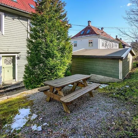 Pleasant 3-room Overlooking Mountains And Апартаменти *